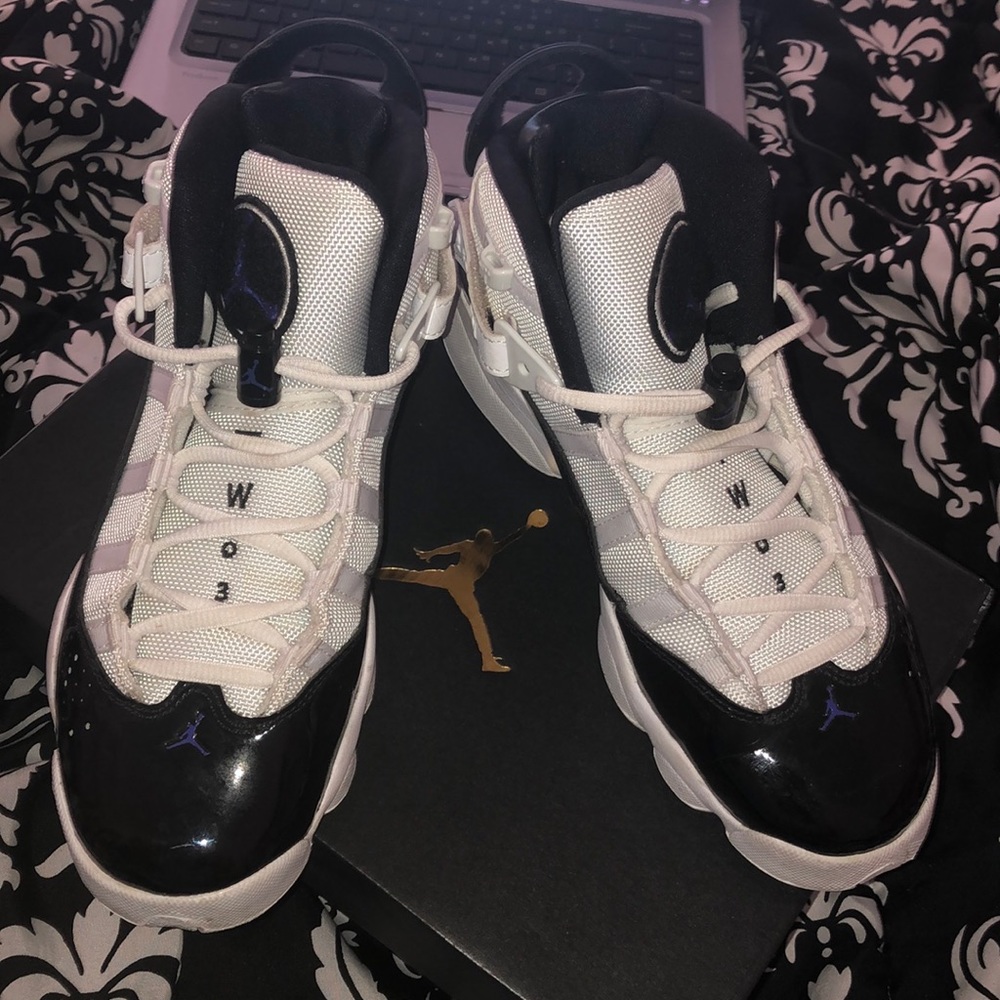Jordan 6 rings practically new only worn once !!!